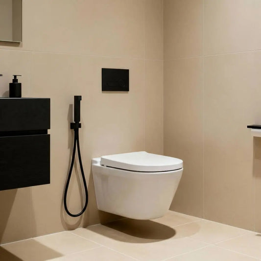 Kit WC Mitigeur et Tuyau Flexible Noir Mat Carré Laiton : Élégance et Précision pour Votre Salle de Bain