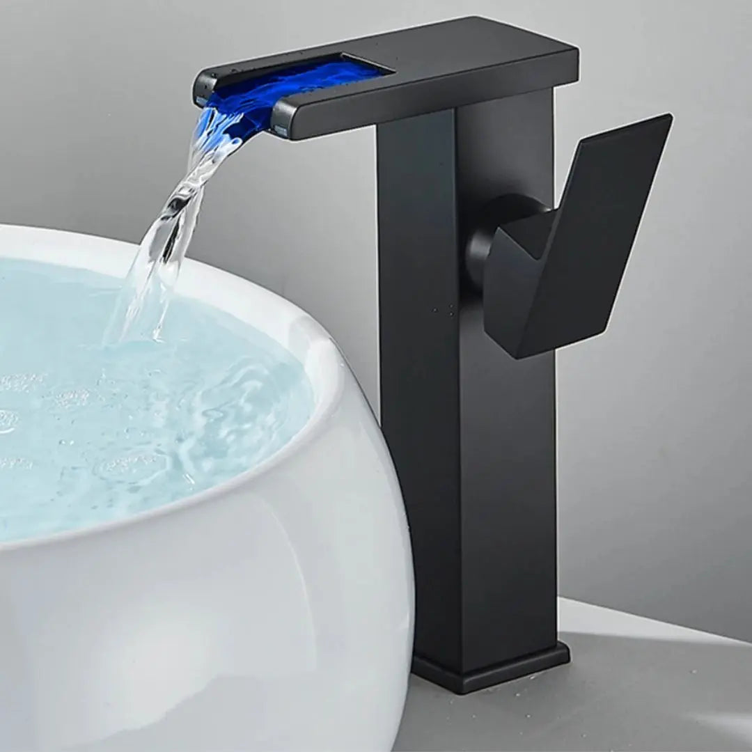 Mitigeur Lavabo Cascade LED Noir Mat – L'Eau qui Te Parle en Couleurs et en Chiffres